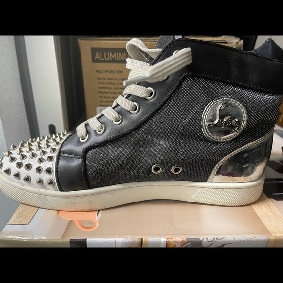 LV sneaker red bottoms - Picture 4 of 8